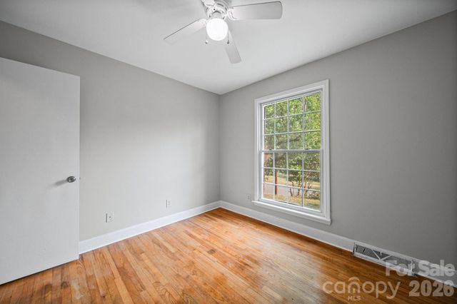 5833 Amity Place, Charlotte, NC 28212