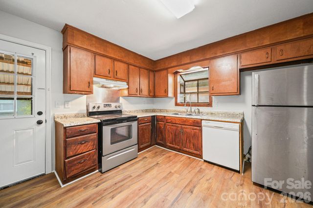 5833 Amity Place, Charlotte, NC 28212