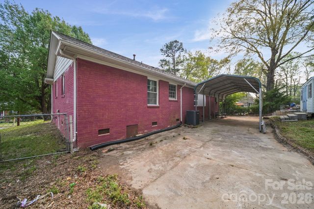 5833 Amity Place, Charlotte, NC 28212