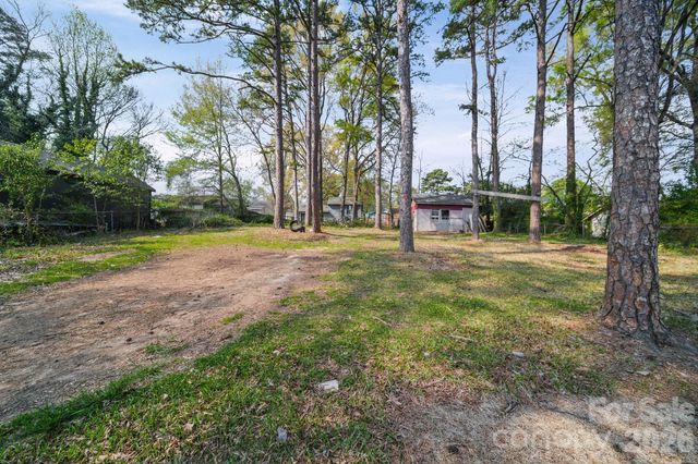 5833 Amity Place, Charlotte, NC 28212