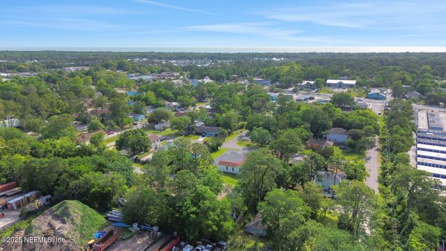 1930 PARK Street, A, Atlantic Beach, FL 32233