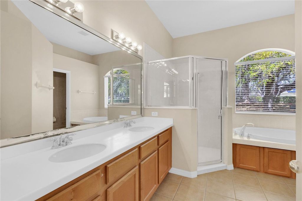 Image 18 of property listing at 9650 BAY PINE LANE, Orlando, FL 32832