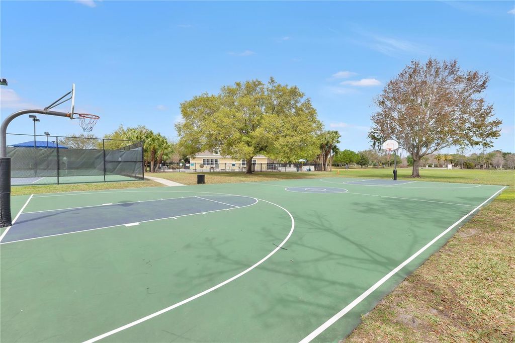 Image 34 of property listing at 9650 BAY PINE LANE, Orlando, FL 32832