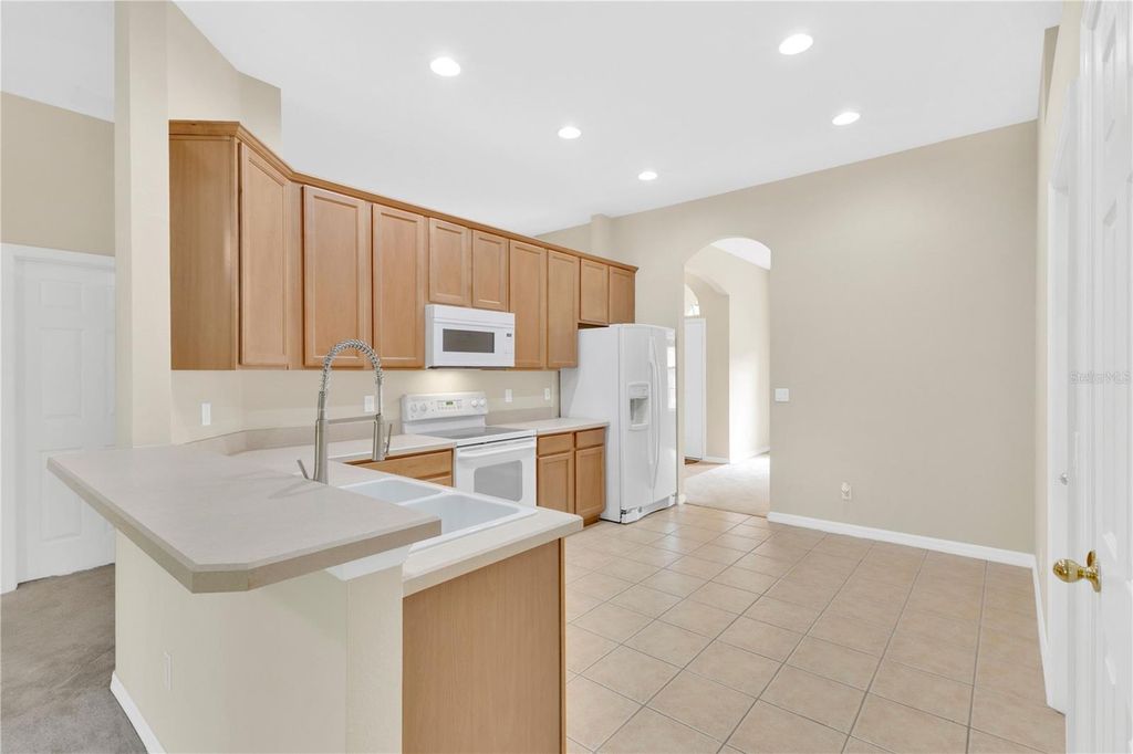 Image 7 of property listing at 9650 BAY PINE LANE, Orlando, FL 32832