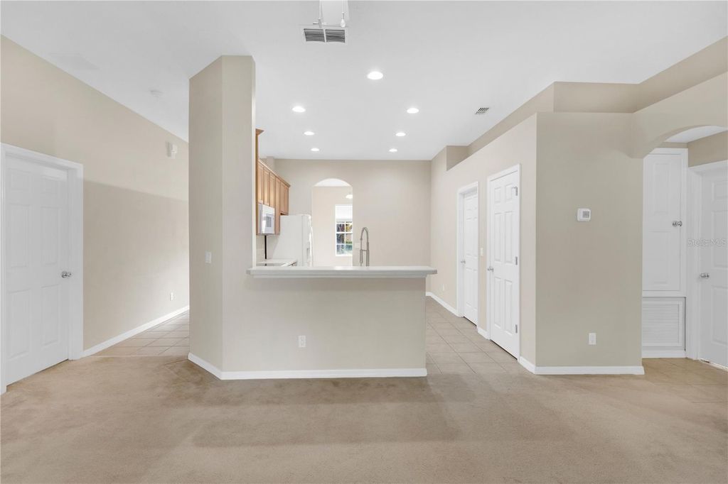 Image 8 of property listing at 9650 BAY PINE LANE, Orlando, FL 32832