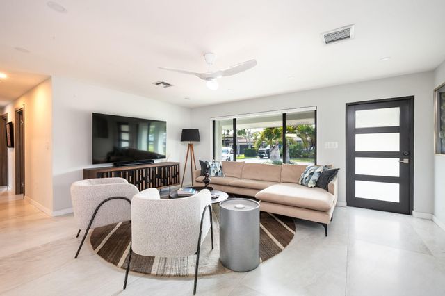 2200 NE 15th Terrace NE, Wilton Manors, FL 33305