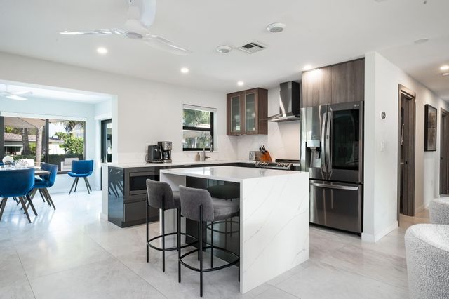 2200 NE 15th Terrace NE, Wilton Manors, FL 33305