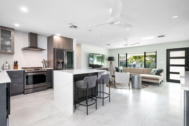 2200 NE 15th Terrace NE, Wilton Manors, FL 33305