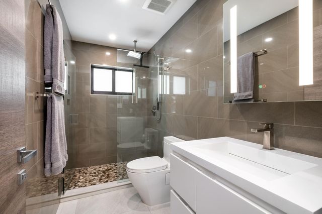 2200 NE 15th Terrace NE, Wilton Manors, FL 33305