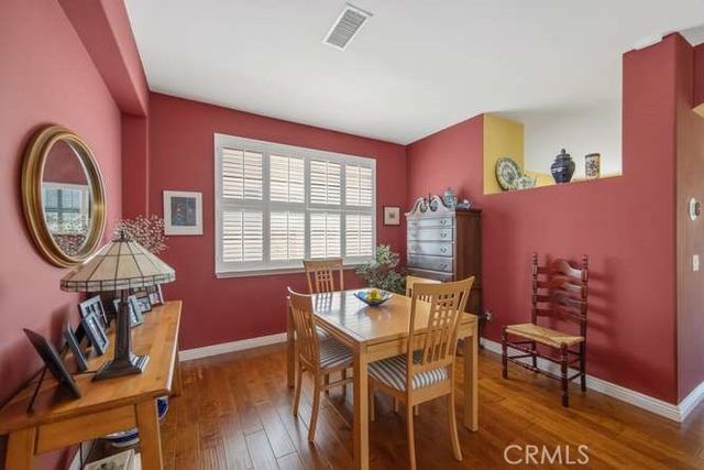 28441 Lobelia, Valencia, CA 91354
