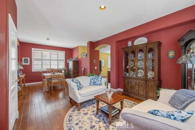 28441 Lobelia, Valencia, CA 91354