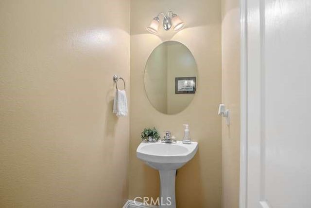 28441 Lobelia, Valencia, CA 91354