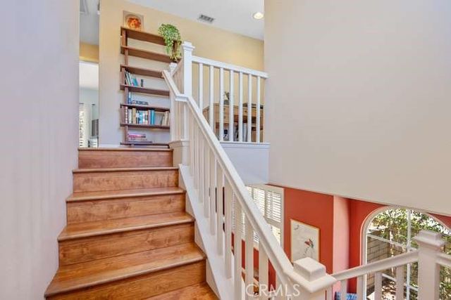 28441 Lobelia, Valencia, CA 91354