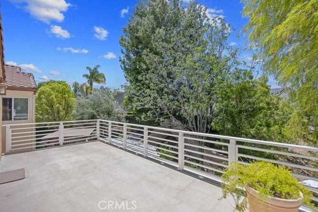 28441 Lobelia, Valencia, CA 91354