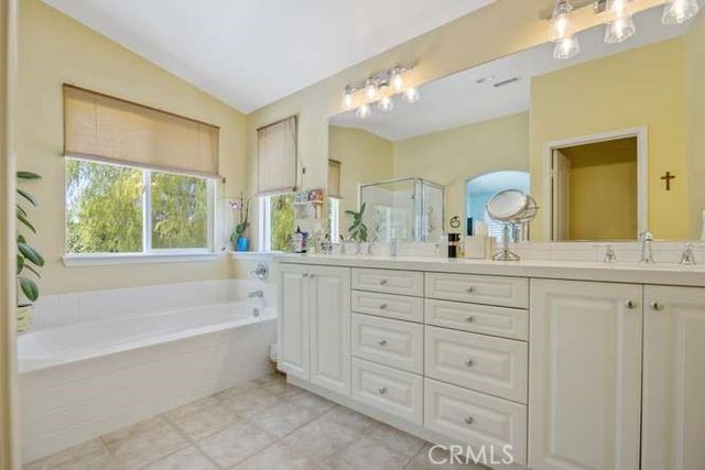 28441 Lobelia, Valencia, CA 91354