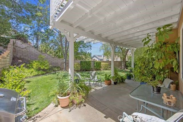 28441 Lobelia, Valencia, CA 91354