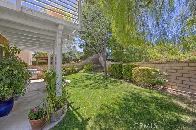 28441 Lobelia, Valencia, CA 91354