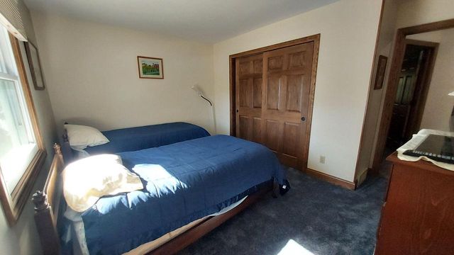 7808 W Plainsview DRIVE, Franklin, WI 53132