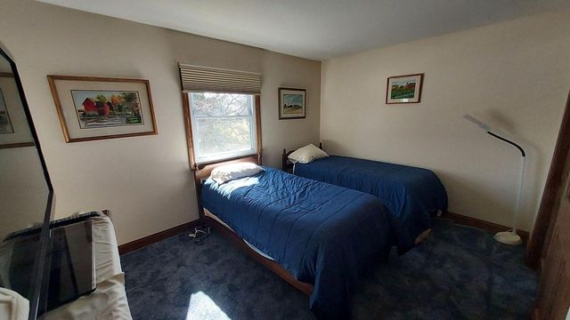 7808 W Plainsview DRIVE, Franklin, WI 53132