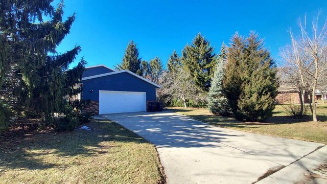 7808 W Plainsview DRIVE, Franklin, WI 53132