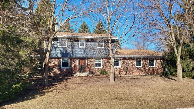 7808 W Plainsview DRIVE, Franklin, WI 53132