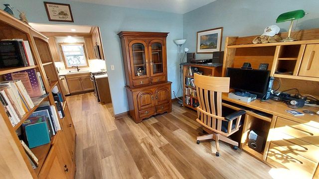 7808 W Plainsview DRIVE, Franklin, WI 53132