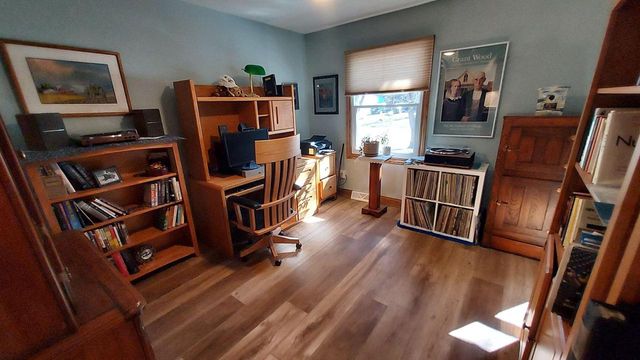 7808 W Plainsview DRIVE, Franklin, WI 53132