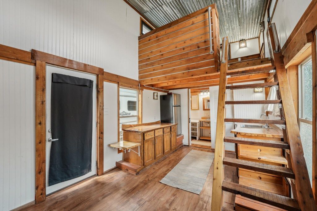 15211 Fitzhugh RD C - Tiny House, Austin, TX 78736