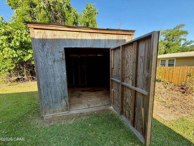 2957 Park Street, Marianna, FL 32446