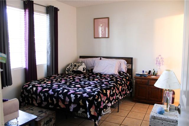 2121 Twickenham Place B, Las Vegas, NV 89108