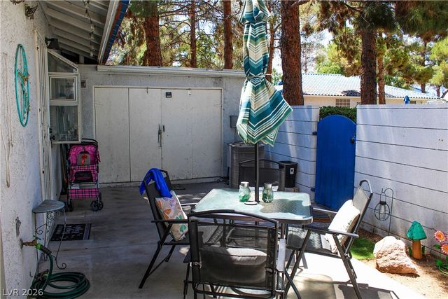 2121 Twickenham Place B, Las Vegas, NV 89108