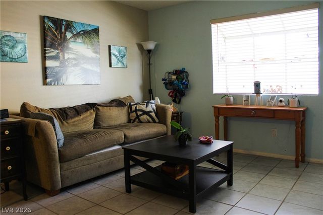 2121 Twickenham Place B, Las Vegas, NV 89108
