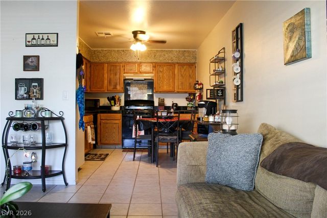 2121 Twickenham Place B, Las Vegas, NV 89108