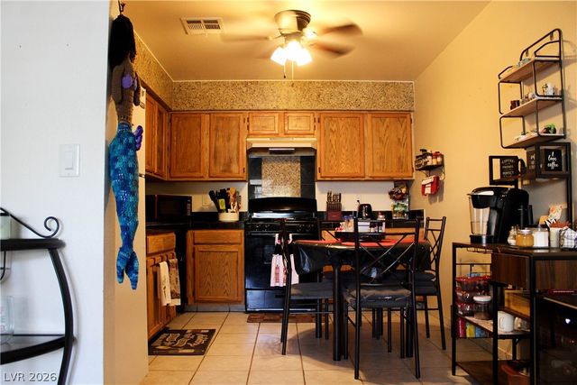 2121 Twickenham Place B, Las Vegas, NV 89108