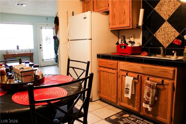 2121 Twickenham Place B, Las Vegas, NV 89108