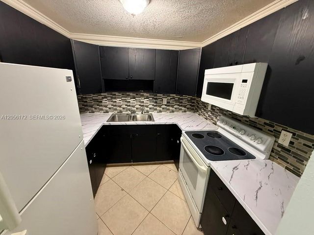 1055 W 77th Street 309, Hialeah, FL 33014