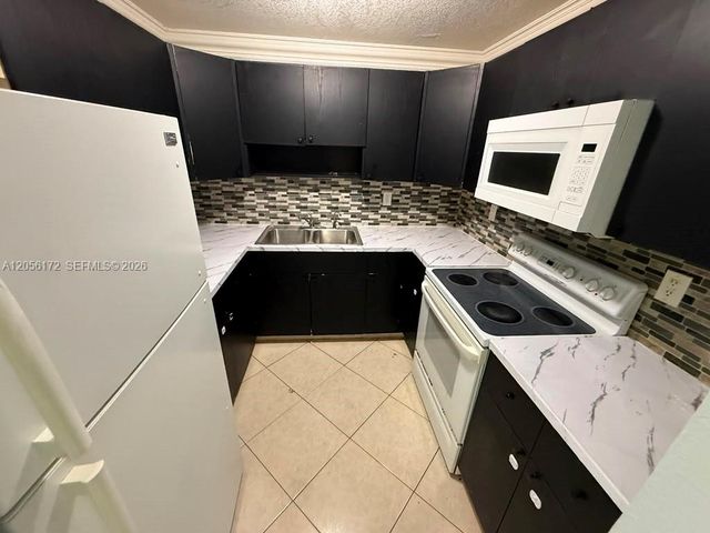 1055 W 77th Street 309, Hialeah, FL 33014