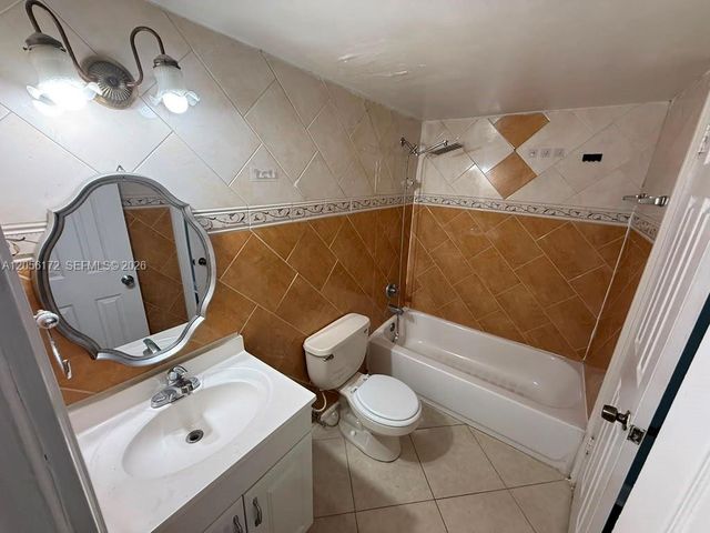 1055 W 77th Street 309, Hialeah, FL 33014