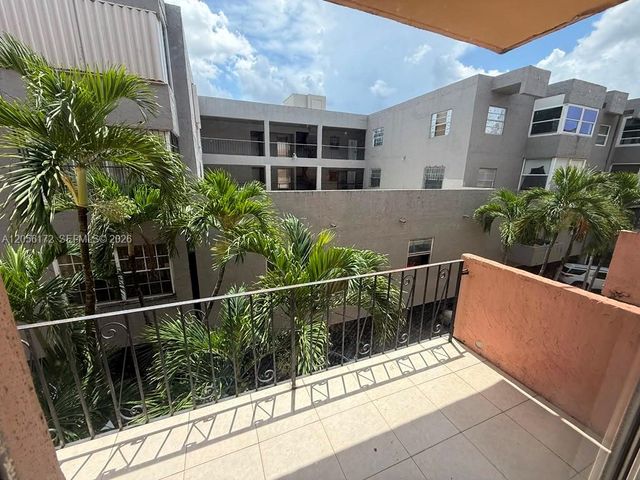 1055 W 77th Street 309, Hialeah, FL 33014