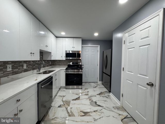 739 E 10TH ST, Wilmington, DE 19801