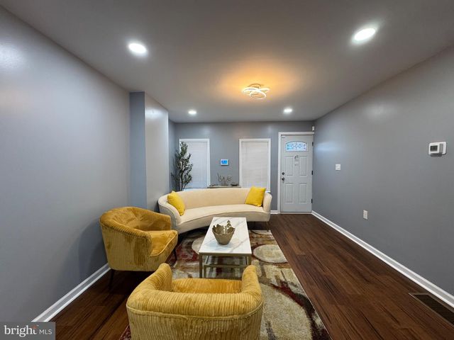 739 E 10TH ST, Wilmington, DE 19801