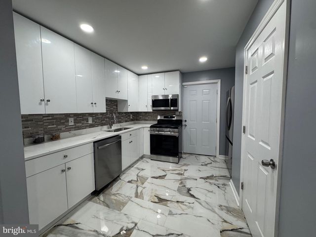 739 E 10TH ST, Wilmington, DE 19801