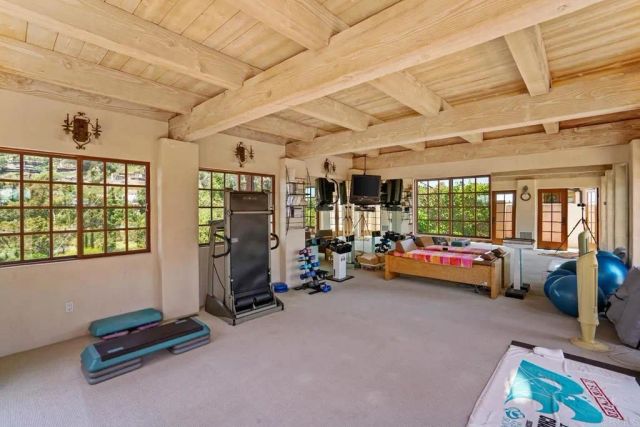 4652 Resmar Road, La Mesa, CA 91941