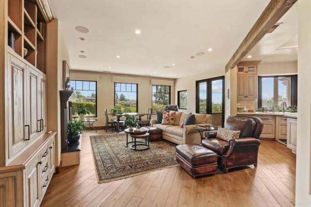 4652 Resmar Road, La Mesa, CA 91941