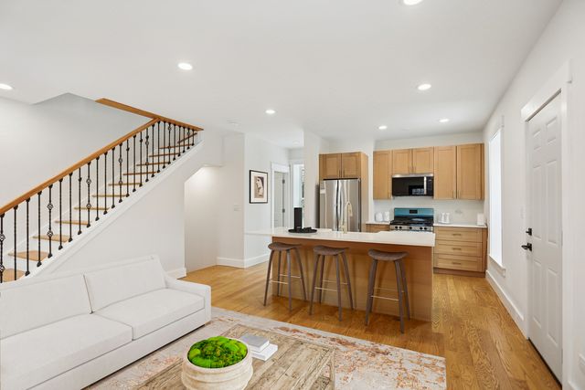 7435 S Kimbark Avenue, Chicago, IL 60619