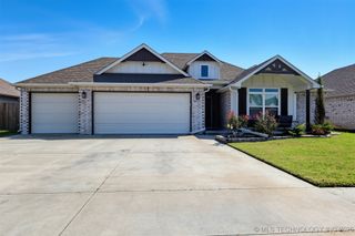 27614 E 108th Place S, Coweta, OK 74429