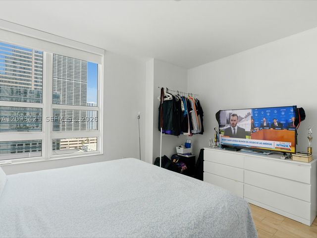 950 Brickell Bay Dr 1208, Miami, FL 33131