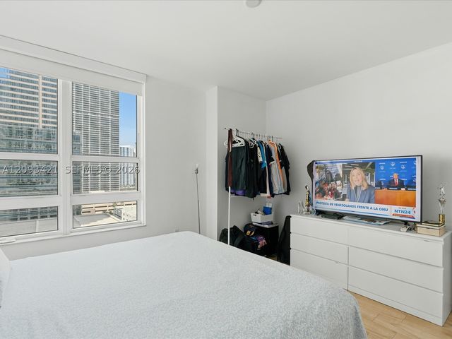 950 Brickell Bay Dr 1208, Miami, FL 33131
