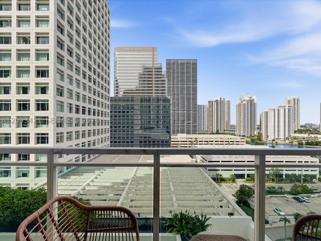 950 Brickell Bay Dr 1208, Miami, FL 33131