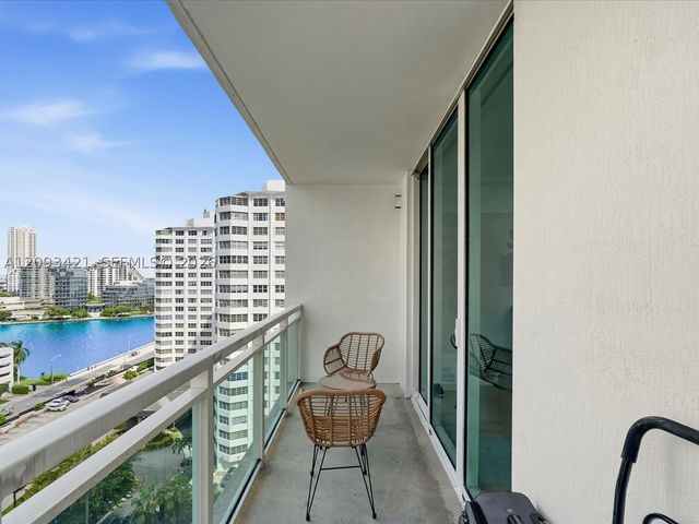 950 Brickell Bay Dr 1208, Miami, FL 33131